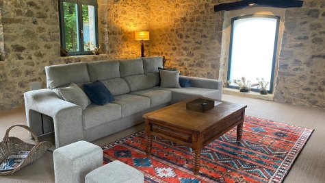 Quesería ,espacio tv y sillones
